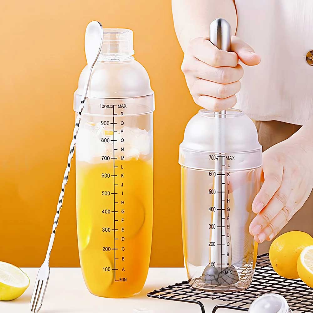 700ml Hand-Press Shaker Cup with Measurement Scale