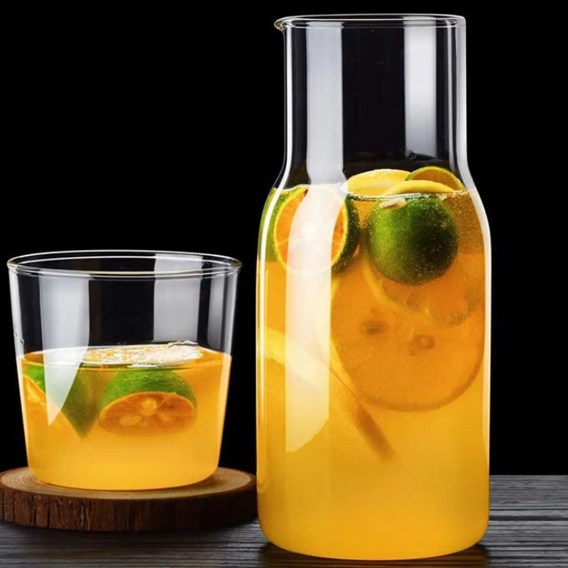 Borosilicate Glass Pitcher with Lid – 18oz Carafe for Hot & Cold Beverages, Iced Tea, and Juice