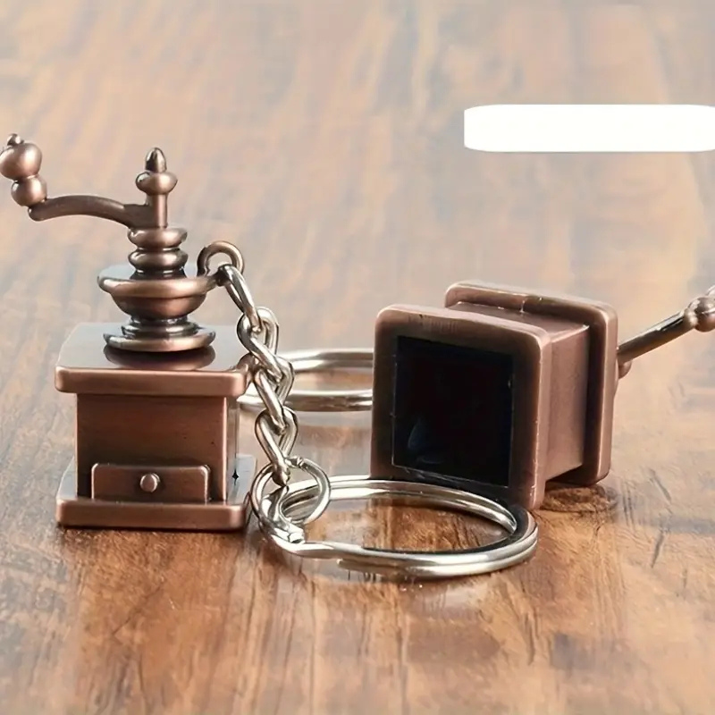 Bronze Antique Coffee Grinder Keychain – Vintage-Style Metal Charm in Aluminum Gift Box