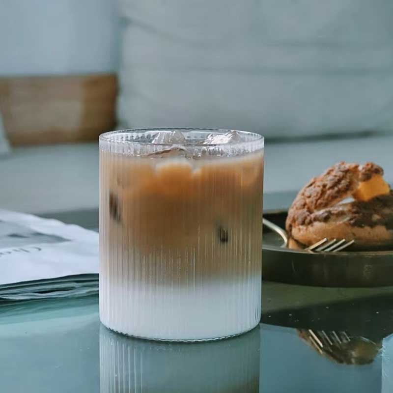 High Borosilicate Glass Water Cup – Vertical Stripe Design, Heat Resistant for Milk, Juice, and Breakfast Drinks